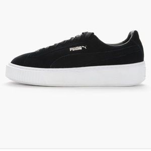Black platform pumas